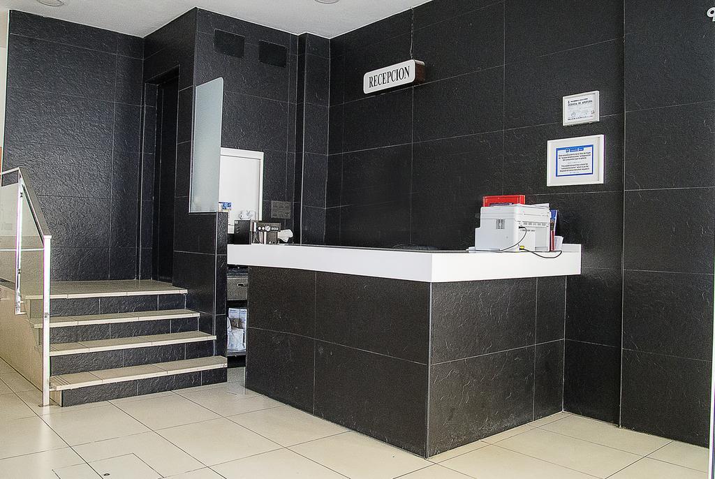 Hostal la Campana La Línea de la Concepción Exterior foto